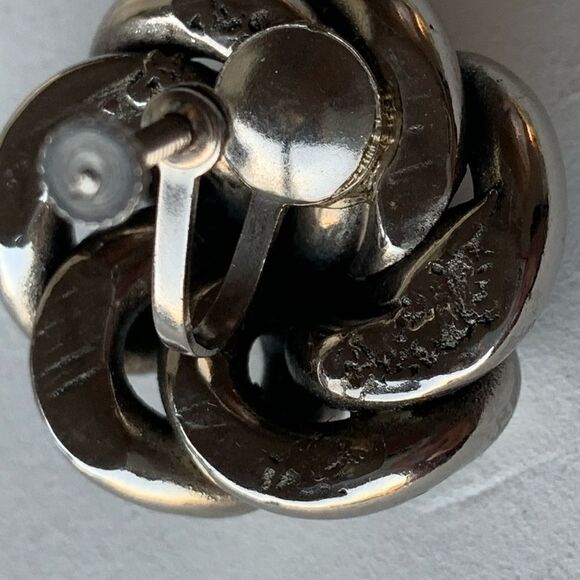 Abstract twisted silver tube earrings screw back mid century modern jetsons age - Picture 7 of 7